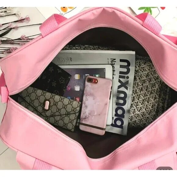 HELLO KITTY Pinkโ Canvas Duffle / Travel Bag (BRAND-NEW & SUPER CUTE!) - Picture 3 of 7